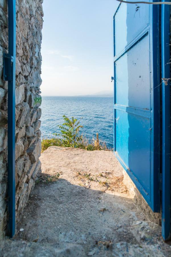 Epipleon Suites Agioi Apostoloi  Esterno foto