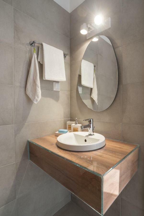 Epipleon Suites Agioi Apostoloi  Esterno foto