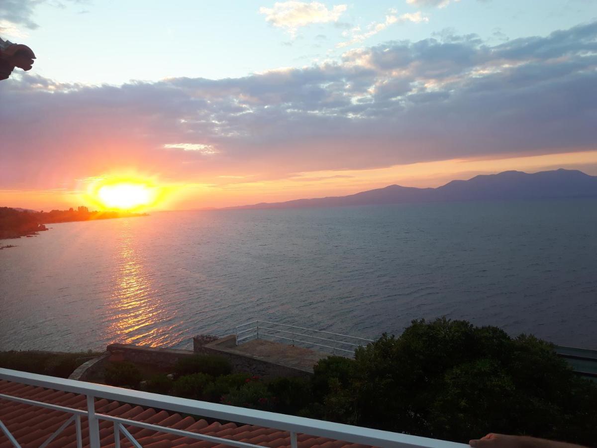 Epipleon Suites Agioi Apostoloi  Esterno foto
